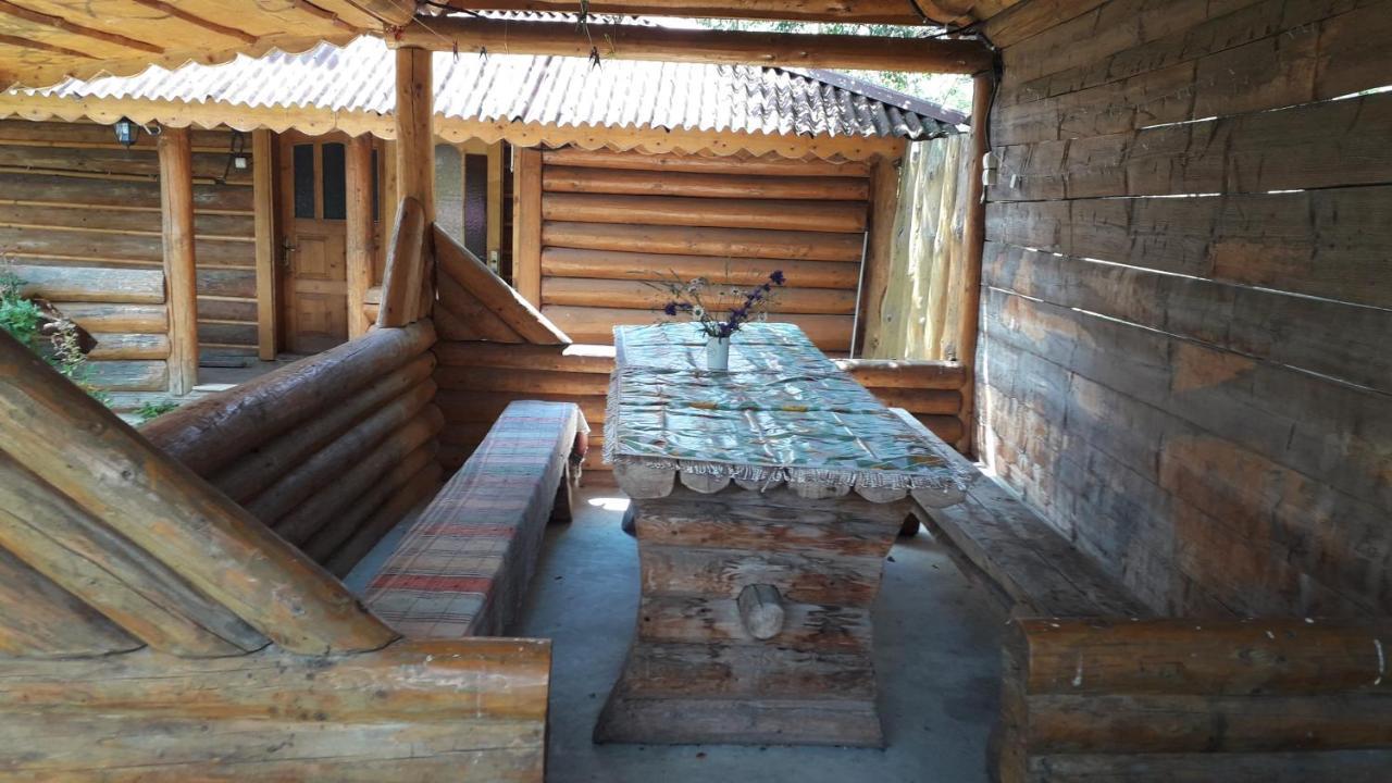 "Бджілка" І " Садиба Для Відпочинку" Lyuta Exterior photo