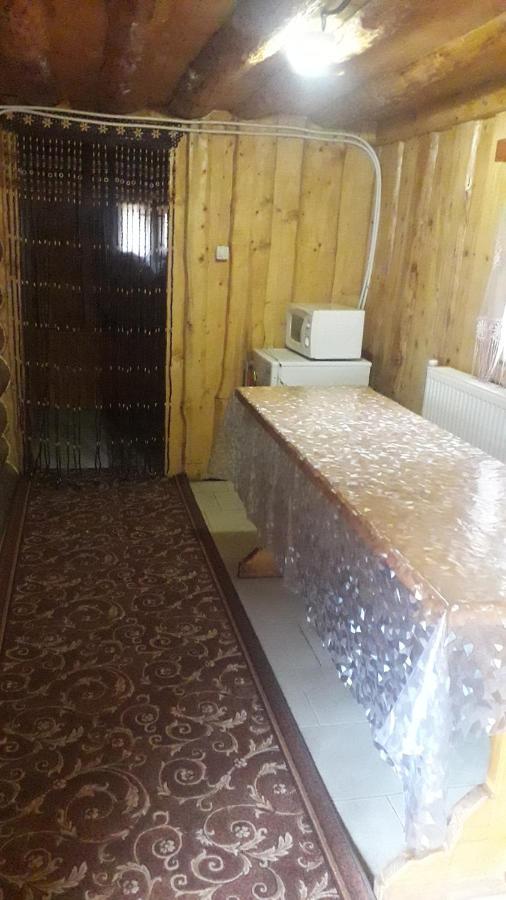 "Бджілка" І " Садиба Для Відпочинку" Lyuta Exterior photo