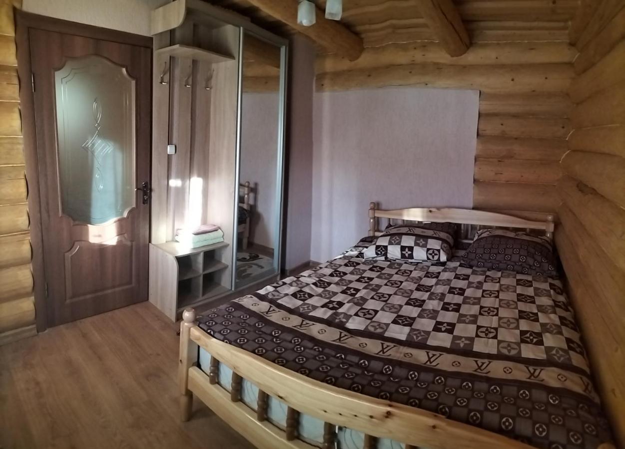 "Бджілка" І " Садиба Для Відпочинку" Lyuta Exterior photo